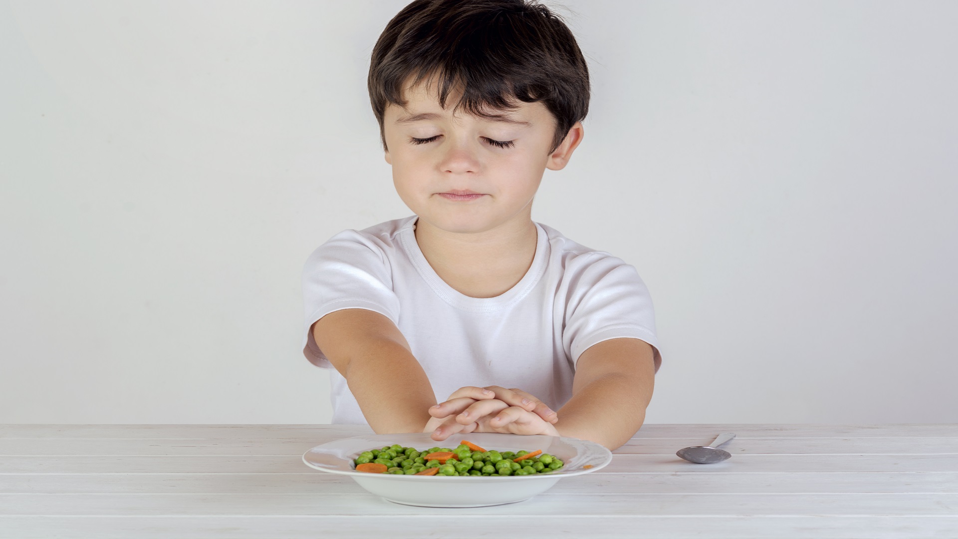 نصائح لحماية ابنك المراهق من اضطرابات الأكل