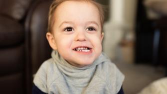 ما هي المضاعفات الخطيرة للأسنان الزائدة عند الأطفال؟