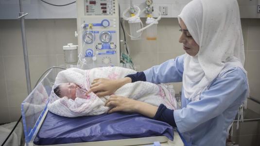 الحوامل في غزة يواجهن صعوبات تشكل خطراً على صحتهن وصحة أجنتهن