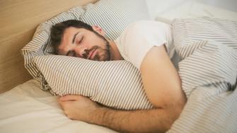 قلة النوم تزيد من خطر الإصابة بمرض السكري من النوع الثاني