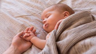 7 نصائح للأمهات الجدد للتغلب على مشاكل النوم