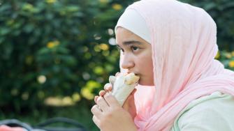 10 نصائح غذائية للفتيان والفتيات