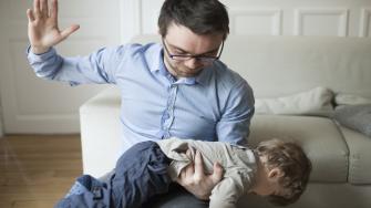 8 استراتيجيات لتهذيب الطفل بدلاً من ضرب الردف