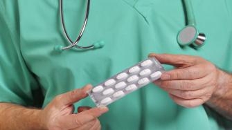 دواء للروماتويد قد يقلل وفيات كوفيد-19