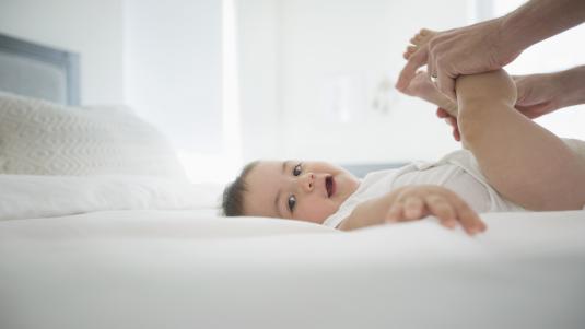 أهم المشكلات الجلدية التي تواجه الرضيع وكيفية التعامل معها
