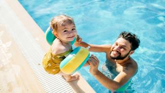 اسئلة وأجوبة حول سباحة آمنة لطفلك