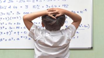 ماذا يفعل الخوف من الرياضيات بالأطفال؟