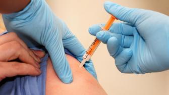 دراسة: التطعيم السنوي قد يقلل من خطر الوفاة بالإنفلونزا