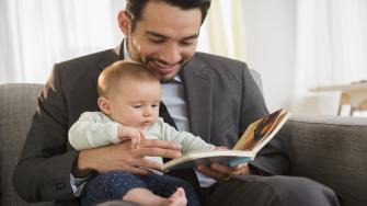 متي يمكن أن يبدأ طفلك القراءة؟
