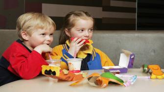 دراسة: حساسية الغذاء تزيد من القلق لدى الأطفال
