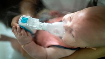 ماذا تعرف عن العسرة التنفسية العابرة عند حديثي الولادة؟