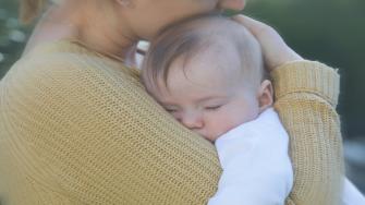 الرضاعة الطبيعية ودورها في دعم المتانة النفسية للطفل