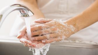 أهمية غسل الأيدي بعد استعمال مرحاض المنزل
