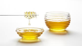 هل استخدام العسل في الطبخ يفقده خواصه؟