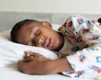 ساعات النوم التي يحتاجها الأطفال.. إرشادات جديدة