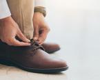 5 أسباب لخلع الحذاء عند عتبة المنزل