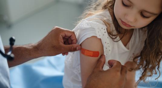 أغسطس شهر التوعية بأهمية اللقاحات