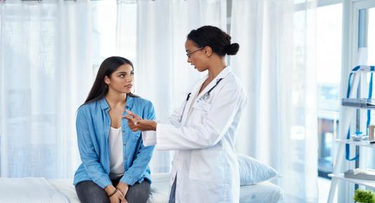 هل زيارة مريض يتعالج بالإشعاع مضر على الصحة؟