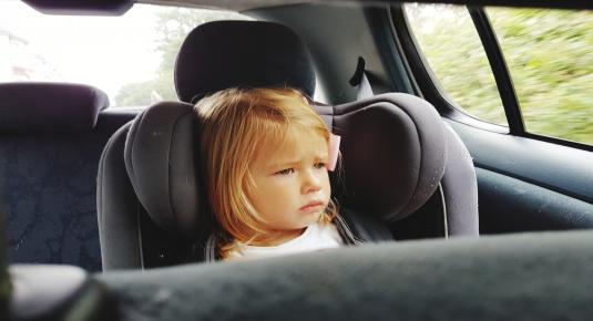 هل يمكن منع إعياء الأطفال عند ركوب السيارات؟