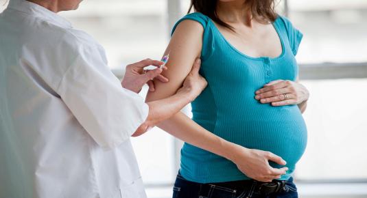 هل التطعيمات خلال فترة الحمل آمنة؟
